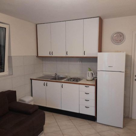 Franko Apartmani Zambratija  Bagian luar foto