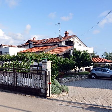 Franko Apartmani Zambratija  Bagian luar foto