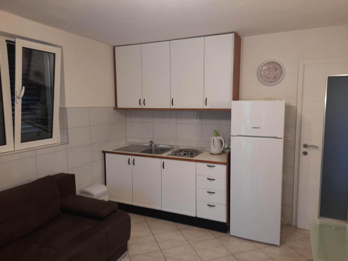 Franko Apartmani Zambratija  Bagian luar foto