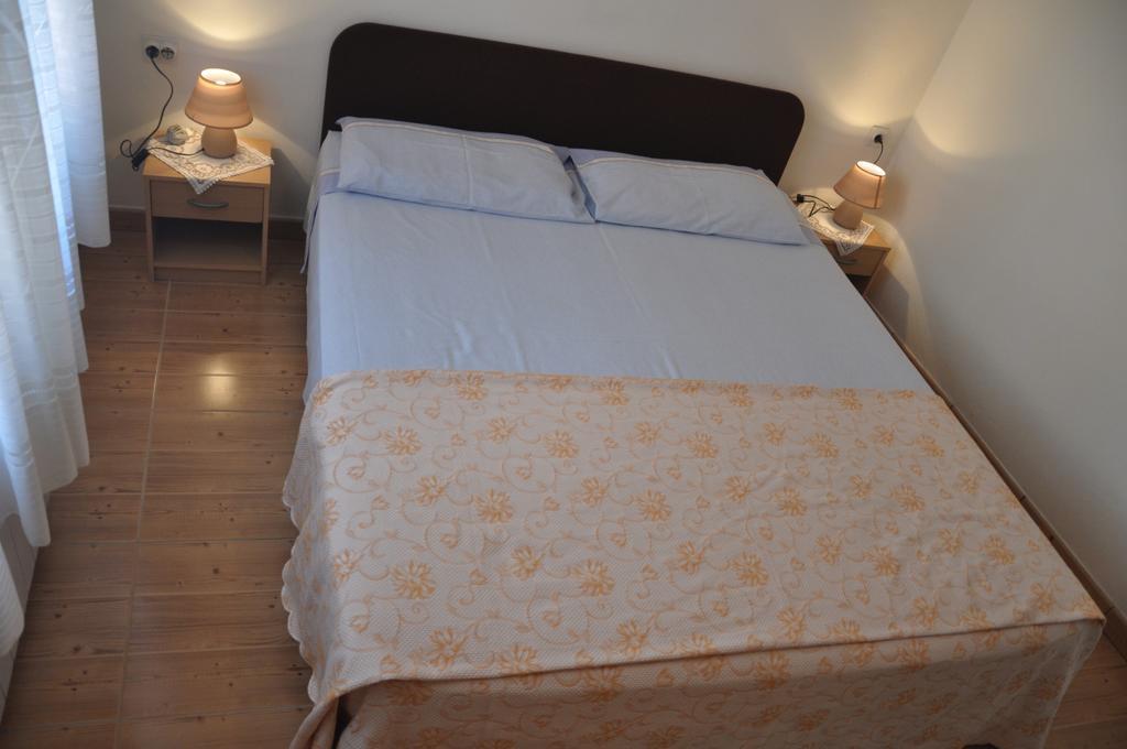 Franko Apartmani Zambratija  Bagian luar foto