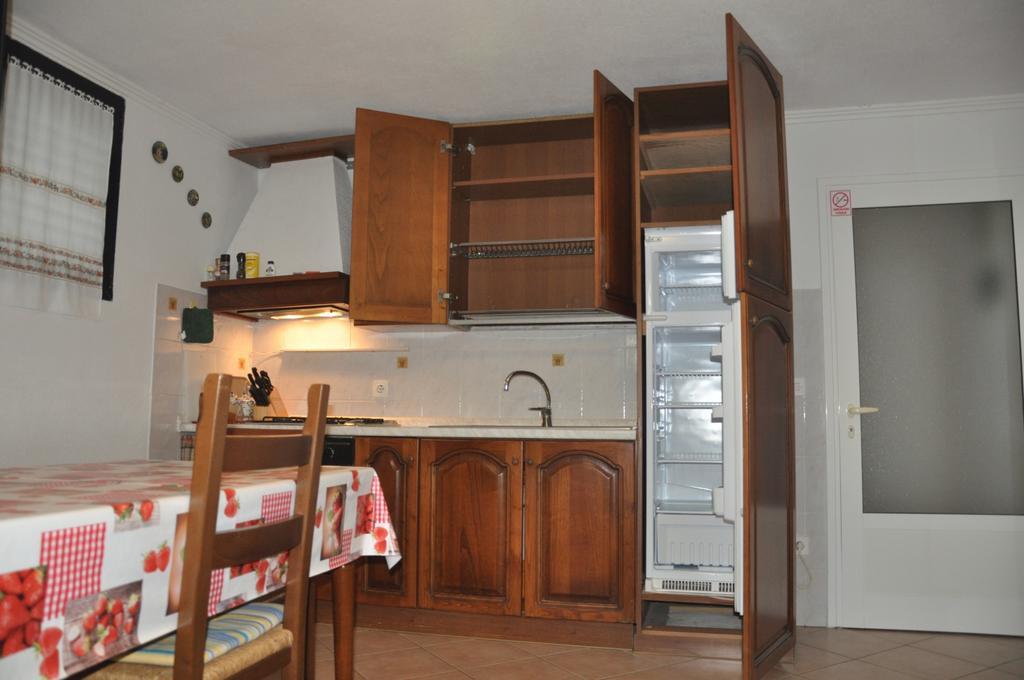 Franko Apartmani Zambratija  Bagian luar foto