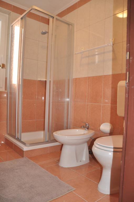Franko Apartmani Zambratija  Bagian luar foto