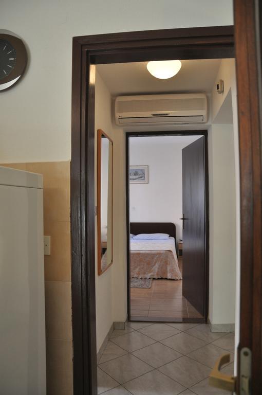 Franko Apartmani Zambratija  Bagian luar foto