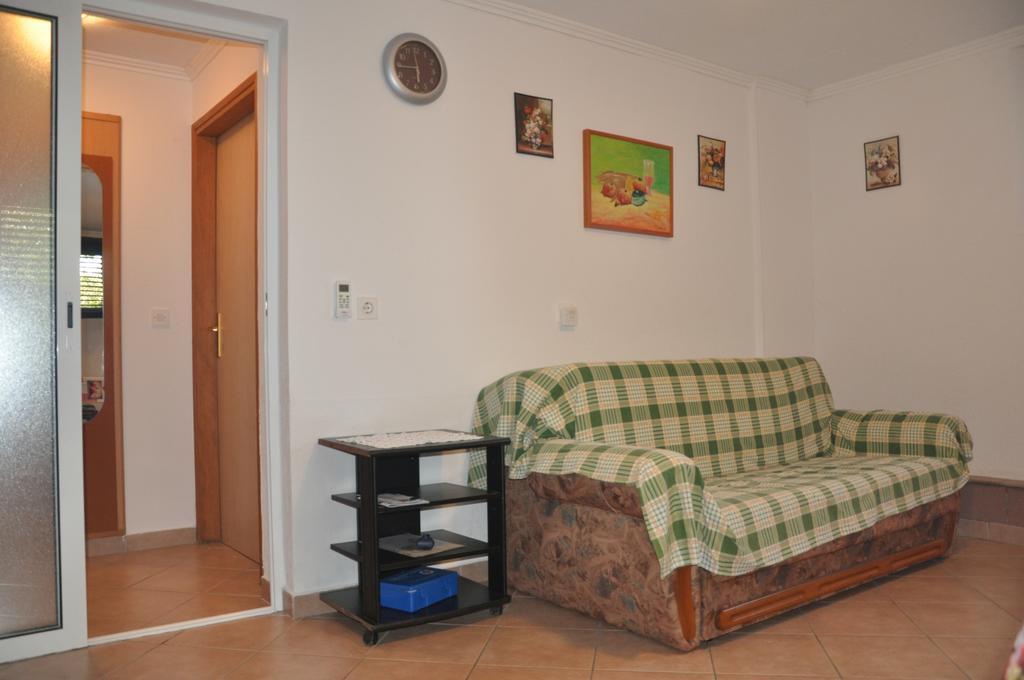 Franko Apartmani Zambratija  Bagian luar foto