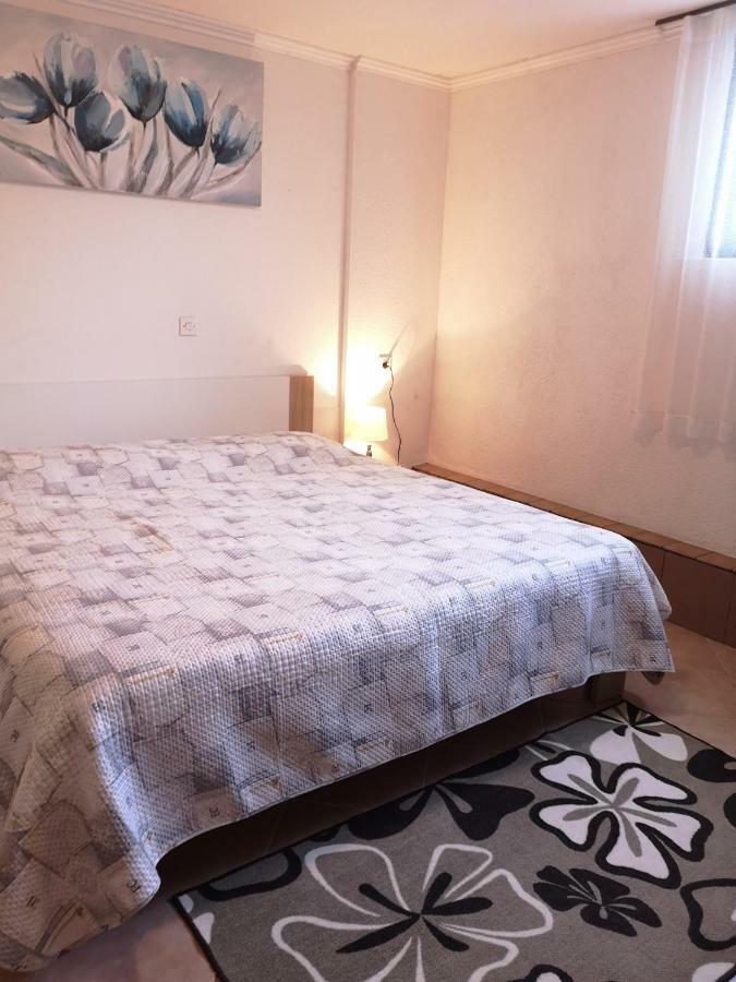Franko Apartmani Zambratija  Bagian luar foto